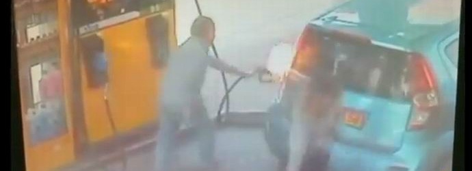 Egy izraeli nő tüzet gyújtott valaki más autójának azért, mert nem volt hajlandó cigarettával kezelni.