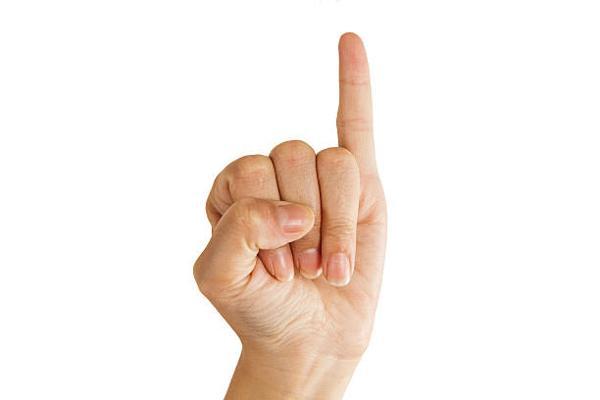 a jobb kéz kisujja viszket 