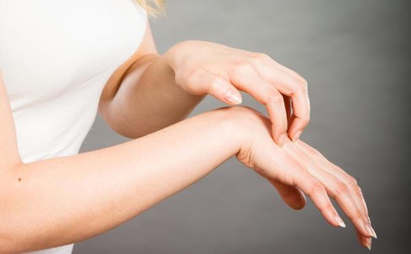 Mire kell készülni, ha a jobb vagy a bal kezed viszket 