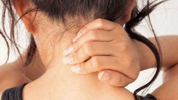 Miért viszkethet a fejtámla? Miért viszkethet a fejtámla?