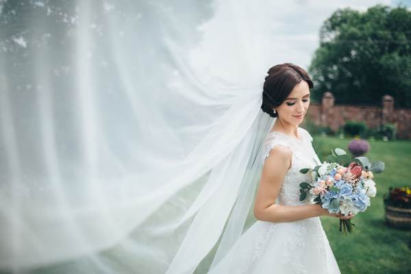 álmában látja magát fátyolban 