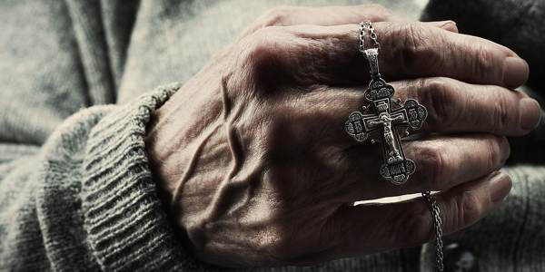 elveszíti a keresztet 