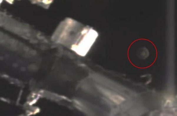 Egy nagy gömb alakú UFO repült az ISS-hez