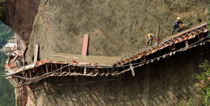 Hogyan javítják a kínai hegyi túraútvonalak