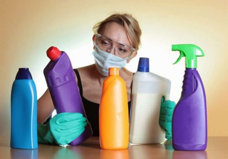 Mennyire könnyű megtisztítani a mosogatót