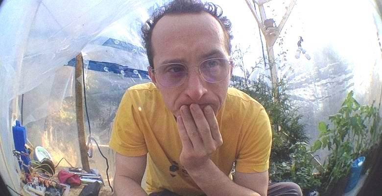 A kanadai megpróbálta túlélni egy 200 növényes légmentes sátorban.