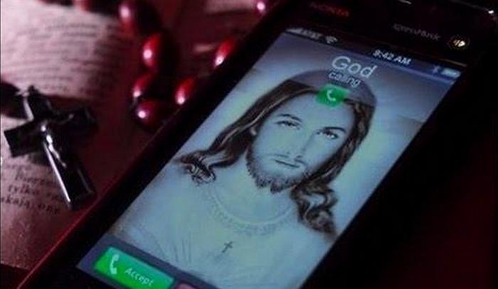 A katolikus papok nyilvánvalóan hoznak ...