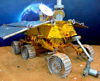 Kína zsarolja az Egyesült Államokat a Hold-csalás feltárásával