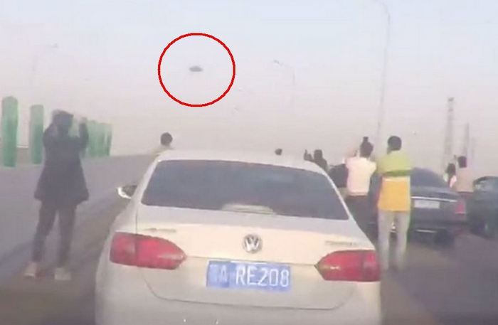 A kínai szmog néha lehetővé teszi még egy idegen hajó látását