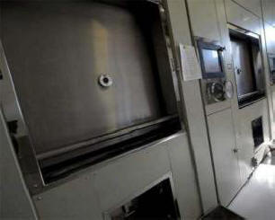 A krematóriumok holttestekből nyert vastal látják el a bolygót