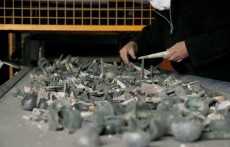 A krematóriumok holttestekből nyert vastal látják el a bolygót