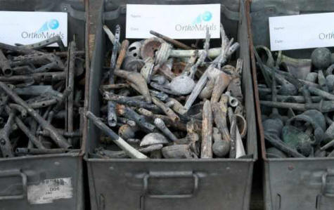 A krematóriumok holttestekből nyert vastal látják el a bolygót