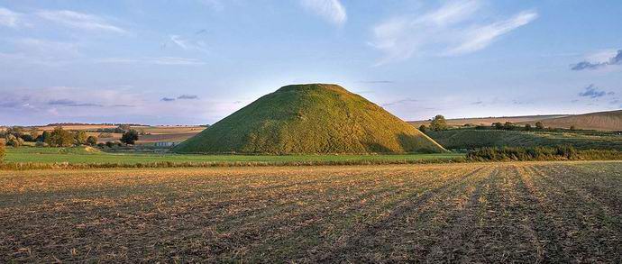 Ki látogatta meg az ősi halot?