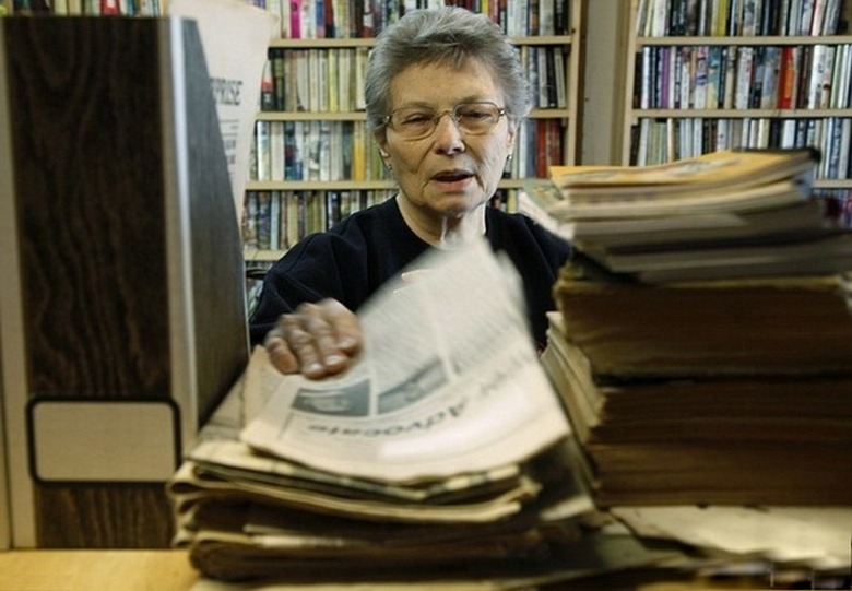 A polgármester, ő a város egyetlen lakosa - idős nő