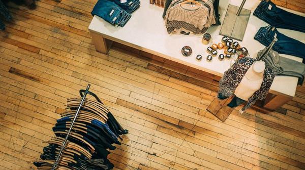 lehetséges-e egy elhunyt ember dolgainak viselése 