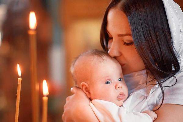 miért nem keresztelhet leányt nőtlen lányért 
