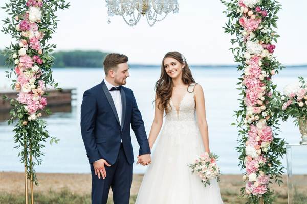 eladhatom az esküvői ruhámat 