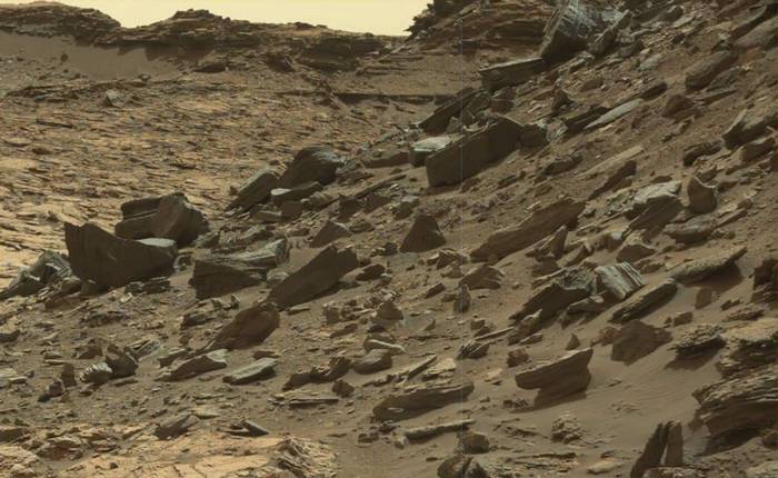 Egy idegen űrhajó látható a Marson