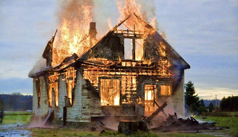 Egy ház égett Szahalinon