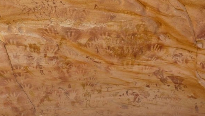 Idegen tenyérlenyomatok találtak egy sziklán