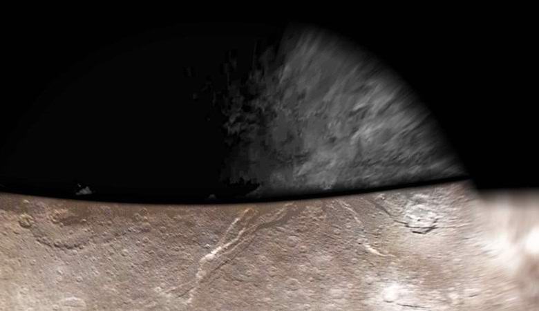 Az Uránusz Titania műholdasán egy virtuális régész egy érthetetlen óriási kupolat fedez fel