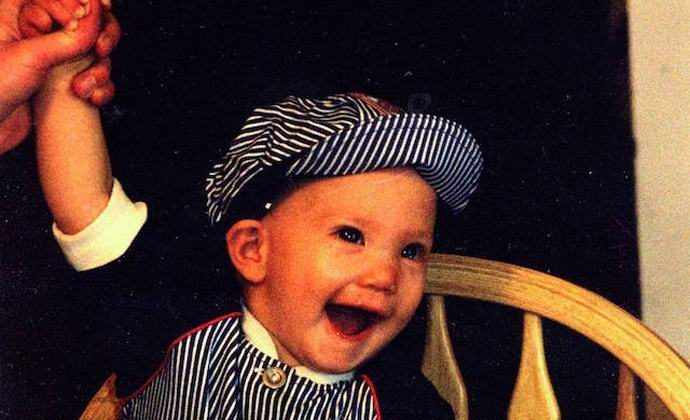 Egy szörnyű szellemet fedeztek fel egy régi képben