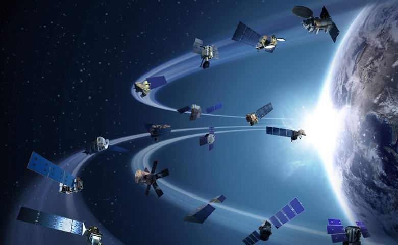 Az idegen műholdak a Föld körüli pályán vannak