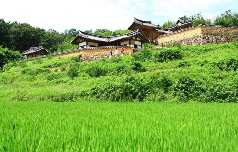 Egy angyalhoz hasonló lényt forgatták Dél-Korea felett