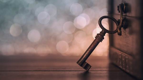 ómen hulló kulcsok 