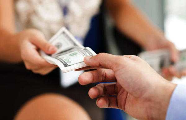 hogyan vegye és melyik kezet adja vissza 