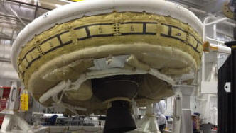 A NASA arra készül, hogy teszteljen egy óriási ejtőernyőt az űr szélén