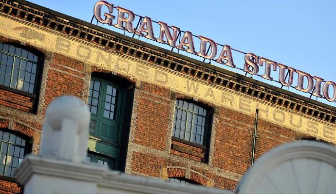 A lelkész megáldotta a szellemstúdiót