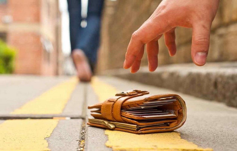 Ne vegye fel mások dolgait a földről