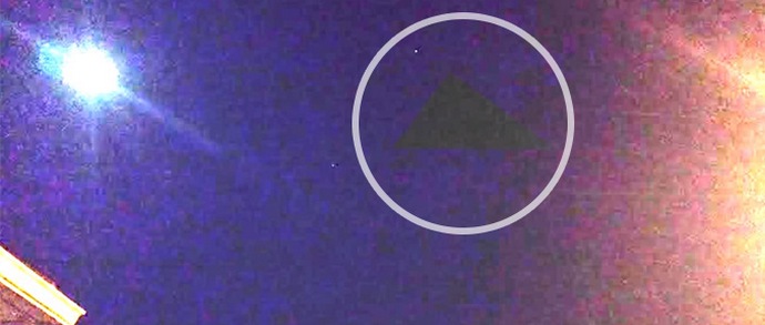 Egy szokatlan idegen hajó jelent meg Chicago felett