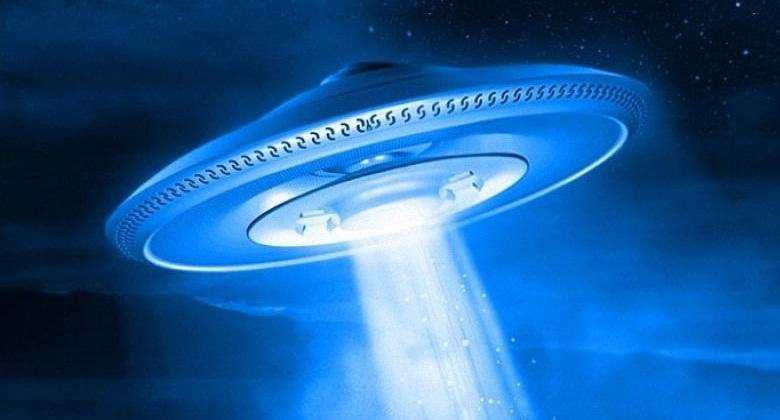 Egy szokatlan UFO repült a föld felett