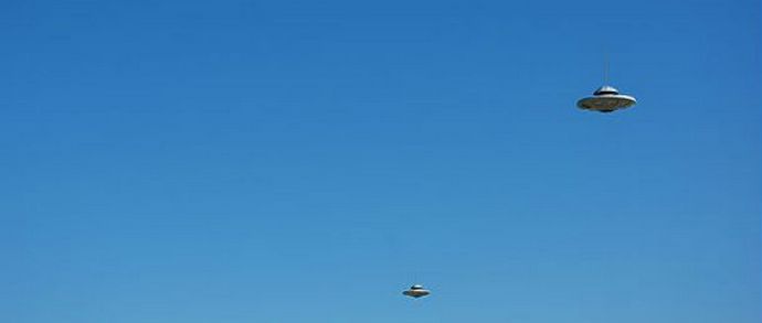 UFO, amely a világ minden tájáról repül