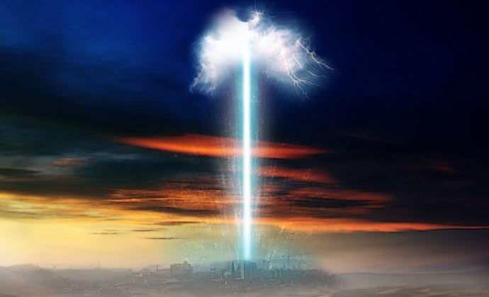 Az UFO a földről plazmasugarat fogott el