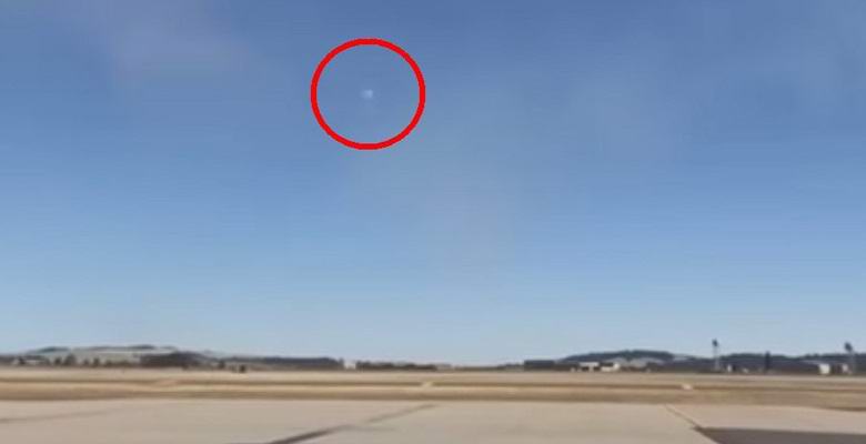 Az UFO meglátogatta az amerikai légibemutatót