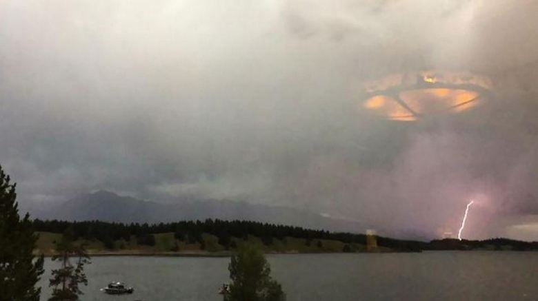 Az UFO-k továbbra is meghökkentnek az egyszerű emberektől, de az ufológusok és tisztviselők nem