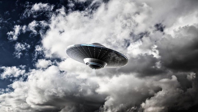 Egy UFO hatalmas sebességgel repült a svédországi Halmstad város felett