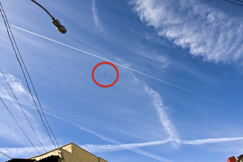 Egy hatalmas pálcika alakú UFO repült Brazília felett