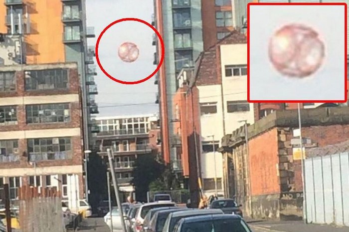 UFO átlátszó golyó formájában