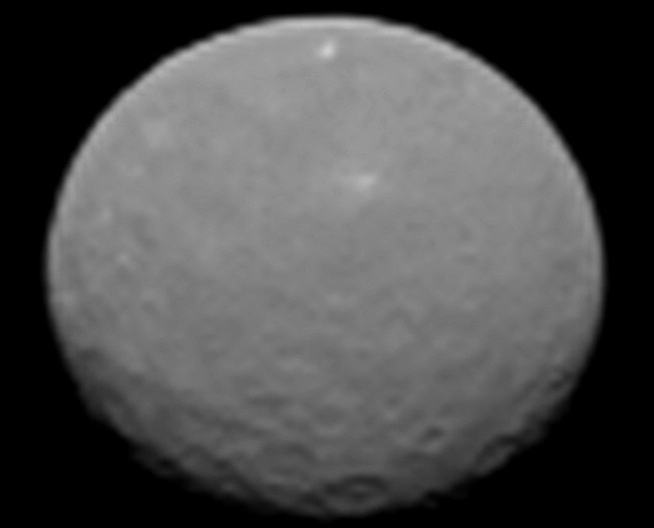 Új képek Ceres-ből hajnalral