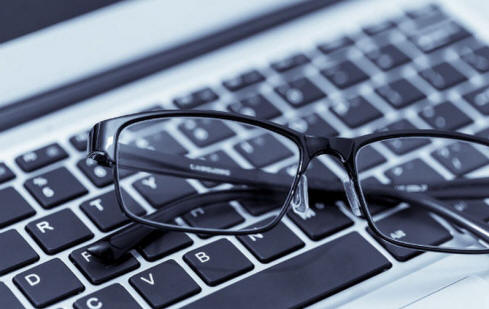 „Szemüveg-kijelző”