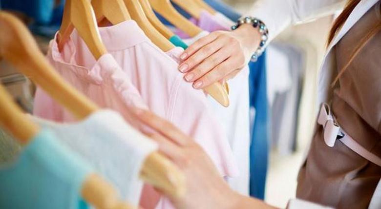 Az új ruhákat viselés előtt meg kell mosni.