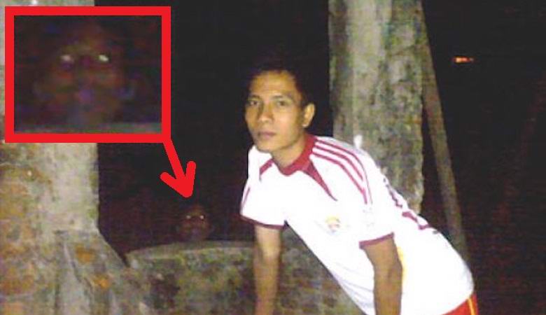 Ugyanaz a kísérteties fej két különböző fotón jelent meg