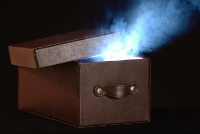 Kinyitotta a Pandora dobozát és meghalt