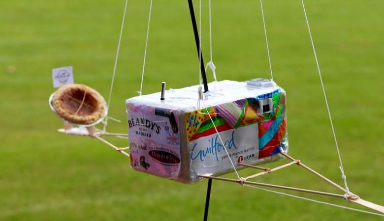 A földből kiküldött puding eltűnt