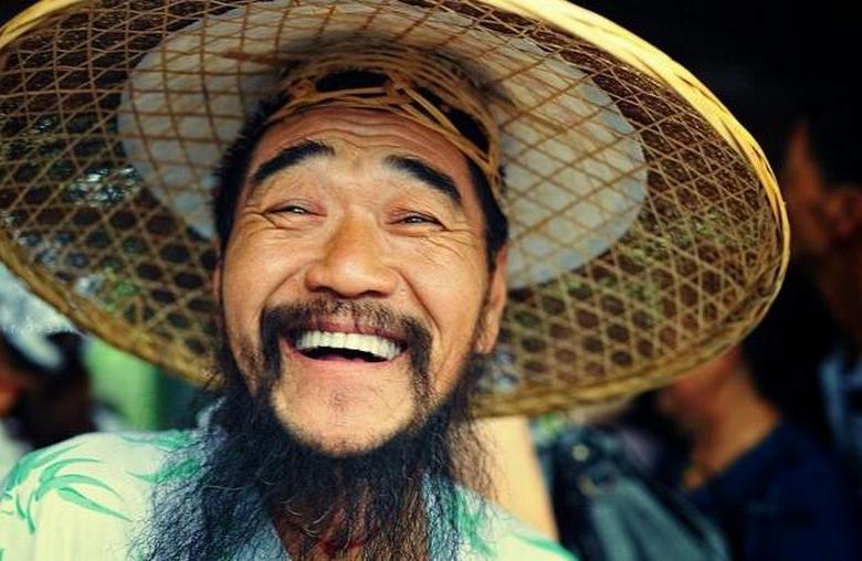 Egy kínai srác finoman trükköt játszott polgáraival