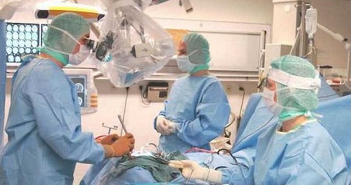 A világ első fejátültetési művelete